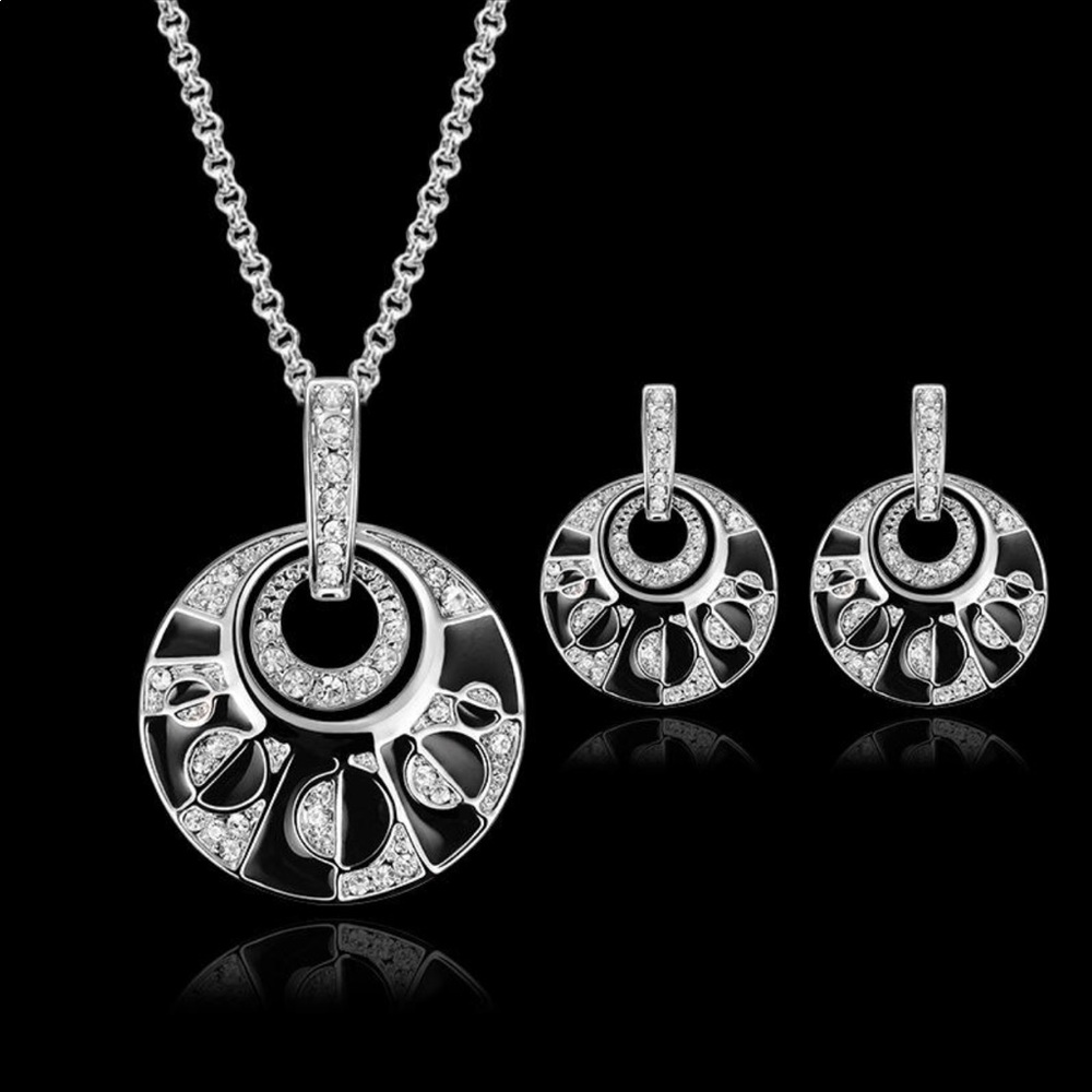 Retro Rhinestone Pendant Necklace And Earrings Set